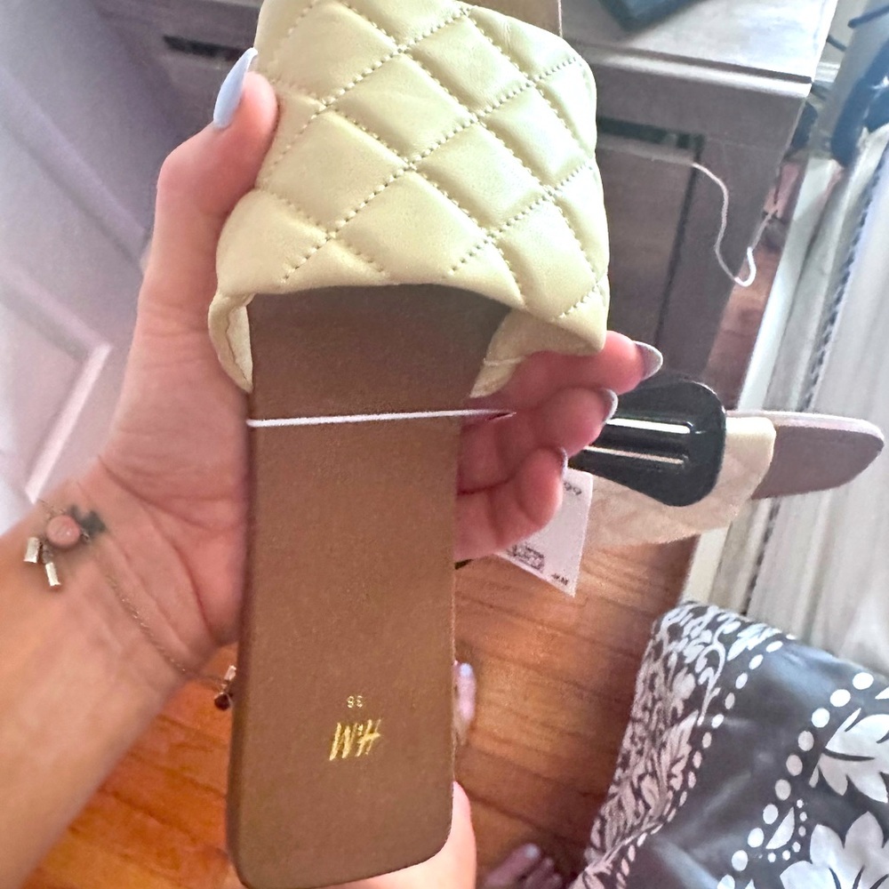 Size 7.5 shoes.  Zara.  H&M. Free People. Great American.